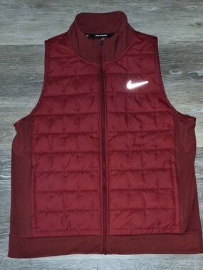 Nike Therma-FIT Quilted Vest -Women Large Red